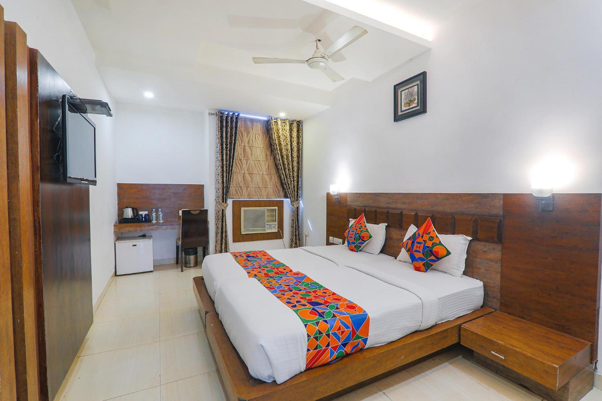 Fabhotel Prime The Continental Lucknow Exteriör bild