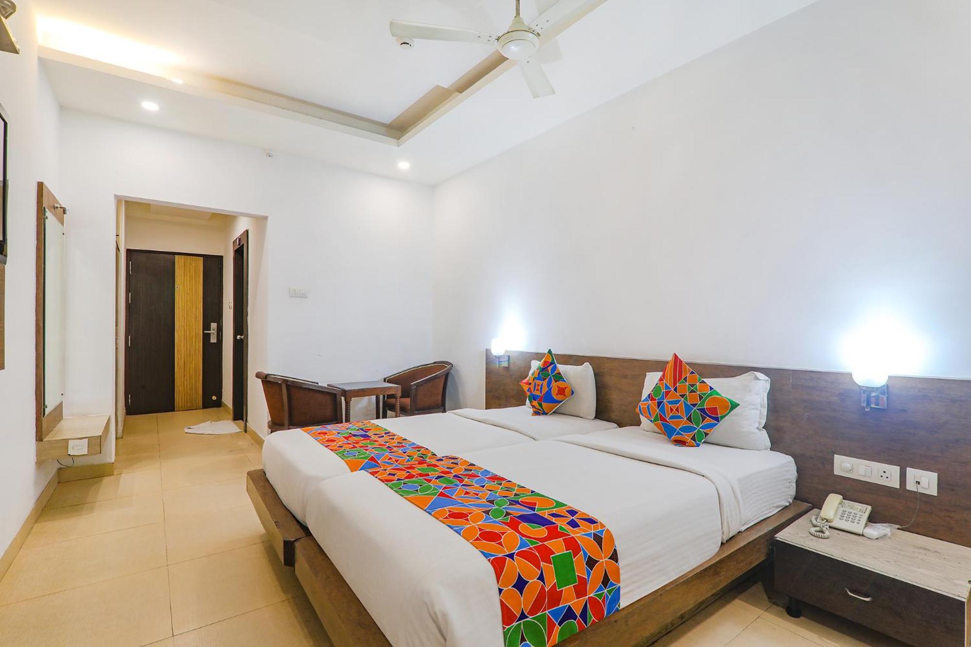 Fabhotel Prime The Continental Lucknow Exteriör bild