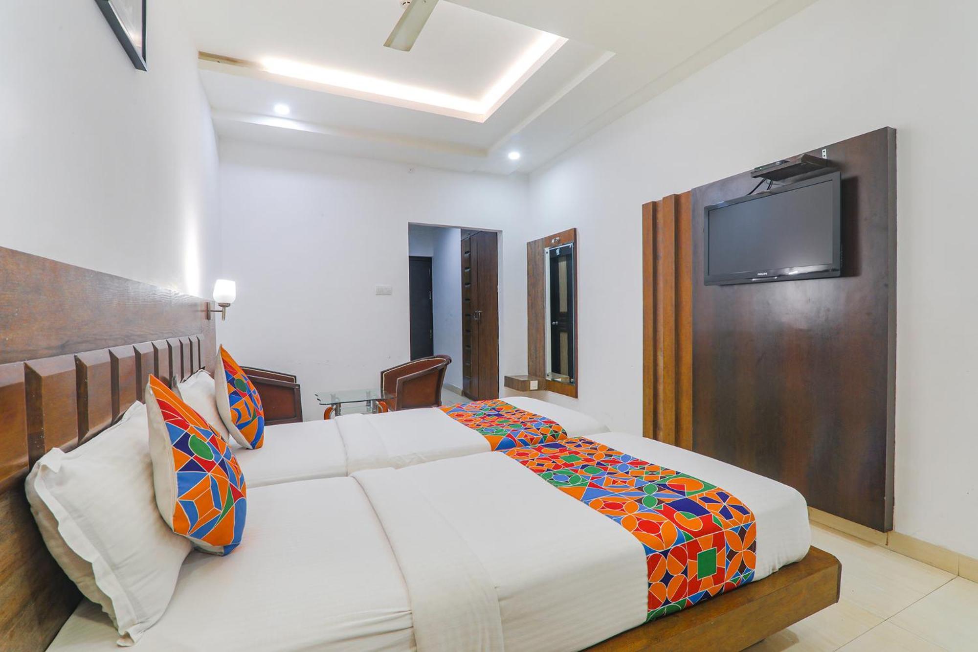 Fabhotel Prime The Continental Lucknow Exteriör bild