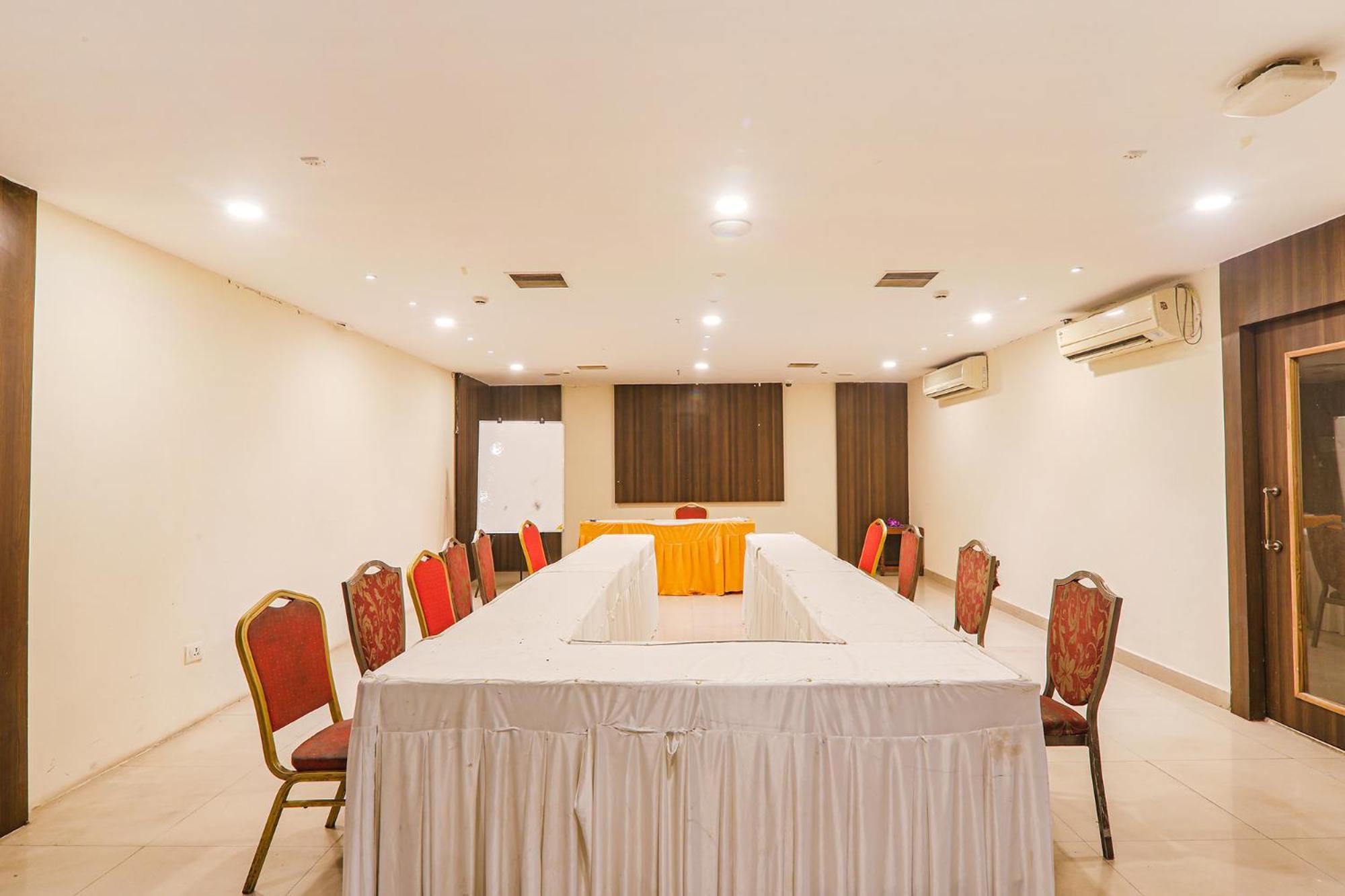 Fabhotel Prime The Continental Lucknow Exteriör bild