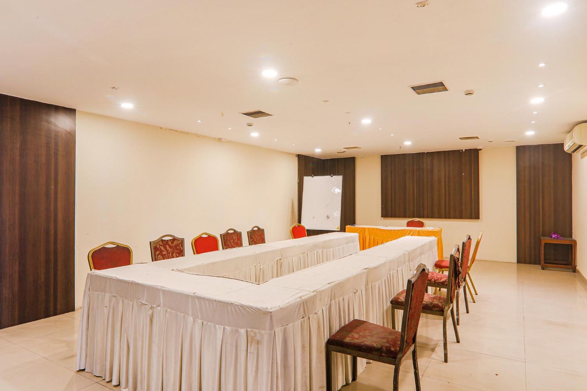 Fabhotel Prime The Continental Lucknow Exteriör bild